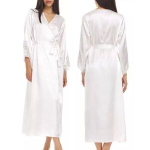 Flora by Flora Nikrooz NWT Satin Stella Gown Robe Separates Lingerie 1X Ivory